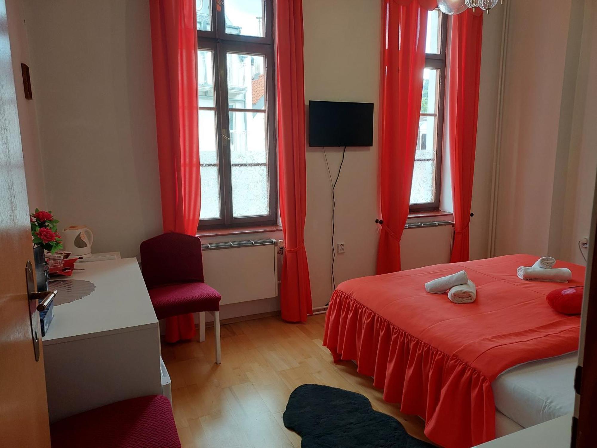 Hotel Asila 卡罗维发利 外观 照片